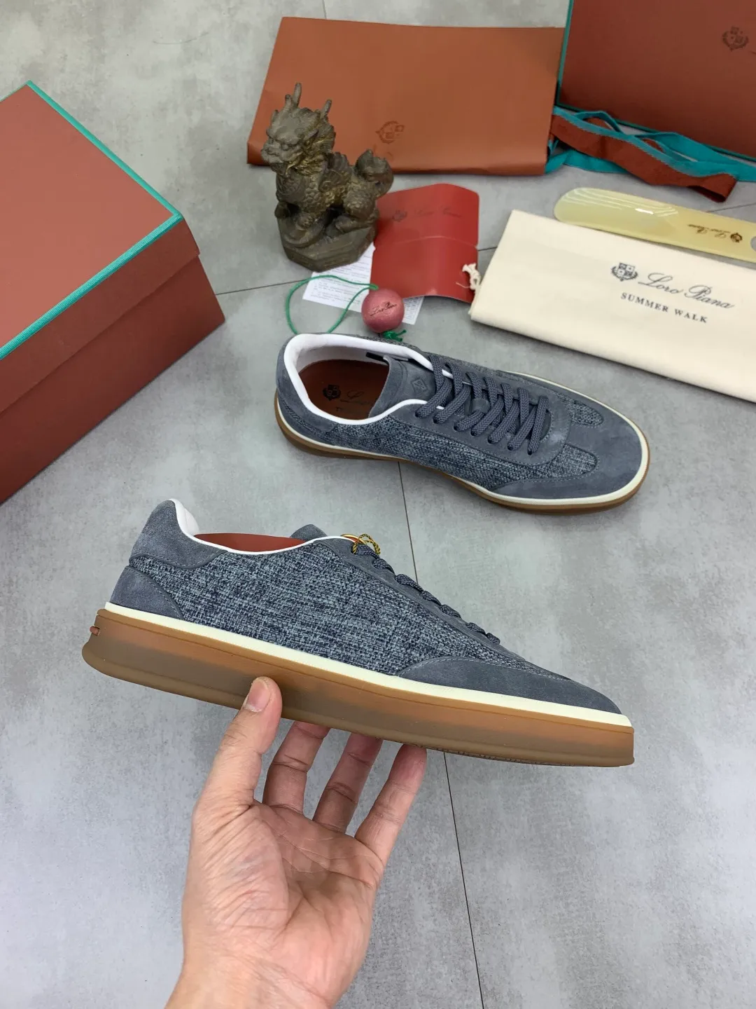 Men's Men's Shoes 💰P560 New Style 💰 The latest casual shoes Loro Piana 💯 Top grade 💯 Buy the original copy 💯 Founded the existing Loro Piana company on April 24, 1924. It is now the sixth generation of family business, providing the best quality products to customers who are discerning about taste and quality. Imported original fly woven fabrics with cowhide fabrics, plain calfskin lining, hand-stitched threads with cowhide feet, original packaging, high-end outsole, size: 38-45 (custom-made for 46), 7️⃣ colors available